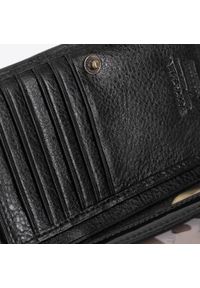 Wittchen - Damski portfel ze skóry lakierowany średni. Kolor: czarny. Materiał: lakier, skóra. Wzór: aplikacja