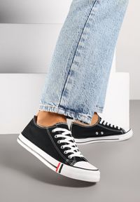 Born2be - Czarno-Białe Trampki z Niską Cholewką Lileva. Okazja: na co dzień. Wysokość cholewki: przed kostkę. Kolor: czarny. Materiał: jeans. Szerokość cholewki: normalna. Styl: casual #3