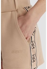 Guess - GUESS Beżowe damskie krótkie spodenki sportowe z lampasami Britney, Rozmiar M. Okazja: na co dzień. Kolor: beżowy. Długość: krótkie. Styl: sportowy #3