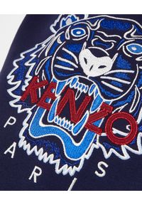 Kenzo kids - KENZO KIDS - Granatowa bluza z tygrysem 5-14 lat. Kolor: niebieski. Materiał: bawełna. Długość rękawa: długi rękaw. Długość: długie. Wzór: napisy, haft, kolorowy. Sezon: lato. Styl: klasyczny #7