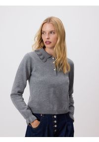 Reserved - Sweter z falbankami - szary. Typ kołnierza: kołnierz z falbankami. Kolor: szary. Materiał: wełna, dzianina