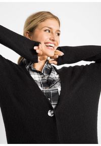 bonprix - Płaszcz dzianinowy z naszywanymi kieszeniami. Kolor: czarny. Materiał: dzianina. Długość rękawa: długi rękaw. Długość: długie #3