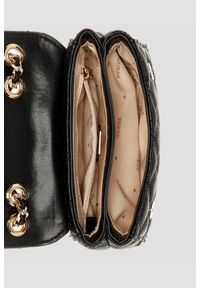 Guess - GUESS Czarna torebka damska Giully II Mini. Kolor: czarny. Materiał: skórzane. Styl: elegancki. Rodzaj torebki: na ramię