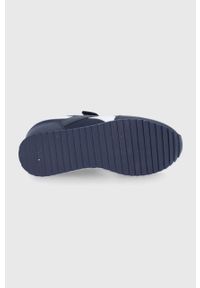 Reebok Classic Buty dziecięce GX0909 kolor granatowy. Nosek buta: okrągły. Zapięcie: sznurówki. Kolor: niebieski. Materiał: guma. Model: Reebok Classic #4