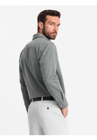 Ombre Clothing - Męska koszula z kieszenią REGULAR FIT - khaki V4. Kolor: brązowy. Materiał: poliester, bawełna. Długość rękawa: długi rękaw. Długość: długie #4