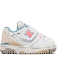 Buty niemowlęce New Balance IHB550EP – białe. Okazja: na co dzień. Kolor: biały. Materiał: skóra. Szerokość cholewki: normalna. Wzór: kolorowy #1