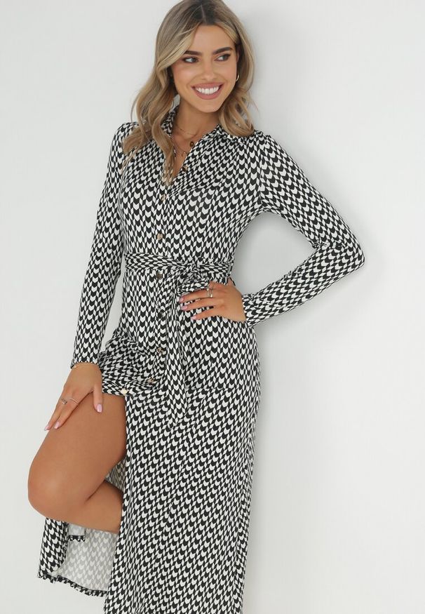 Born2be - Czarna Sukienka Rozkloszowana Długa Def. Kolor: czarny. Materiał: dzianina, materiał. Wzór: geometria. Typ sukienki: dopasowane, koszulowe. Styl: klasyczny. Długość: maxi