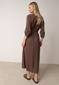 Born2be - Brązowa Bawełniana Sukienka Koszulowa z Paskiem i Regulowanymi Rękawami Sadevia. Okazja: do pracy, na co dzień, na spotkanie biznesowe, na spacer. Kolor: brązowy. Materiał: bawełna. Typ sukienki: koszulowe. Styl: elegancki, biznesowy, klasyczny, casual. Długość: midi #2