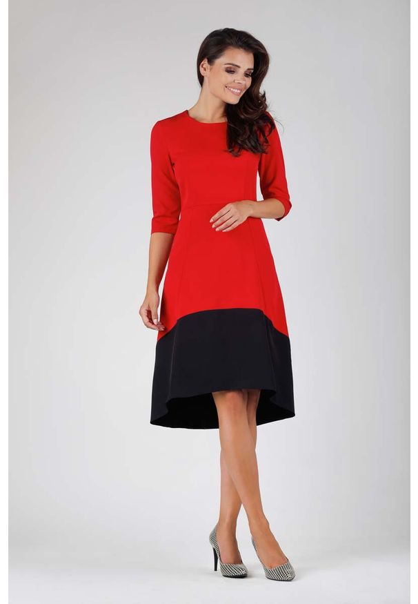 Nommo - Czerwona Wyjściowa Asymetryczna Sukienka z Kontrastowym Dołem. Kolor: czerwony. Materiał: poliester, wiskoza. Typ sukienki: asymetryczne. Styl: wizytowy