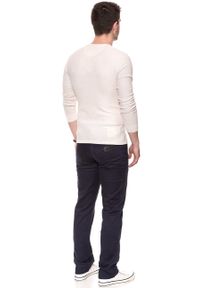 Wrangler - MĘSKI SWETER WRANGLER PIQUE CREW KNIT IVORY W8616PTIV. Materiał: bawełna, dzianina. Wzór: ze splotem #10