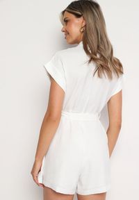 Born2be - Biały Krótki Kombinezon z Zapinany na Guziki z Wiązaniem w Talii Senadea. Kolor: biały. Długość rękawa: krótki rękaw. Długość: krótkie #5