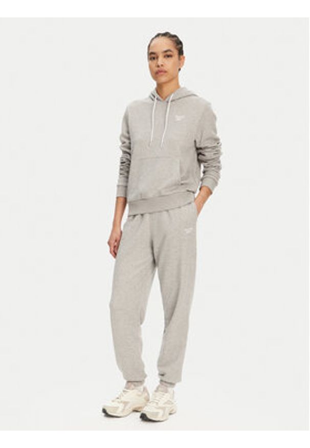 Reebok Spodnie dresowe 100071694 Szary Regular Fit. Kolor: szary. Materiał: bawełna