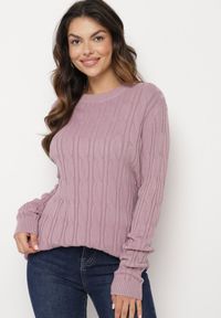 Born2be - Fioletowy Sweter z Wiskozą i Ozdobnym Splotem Savria. Okazja: na co dzień. Kolor: fioletowy. Materiał: wiskoza. Wzór: ze splotem. Styl: klasyczny, casual #6