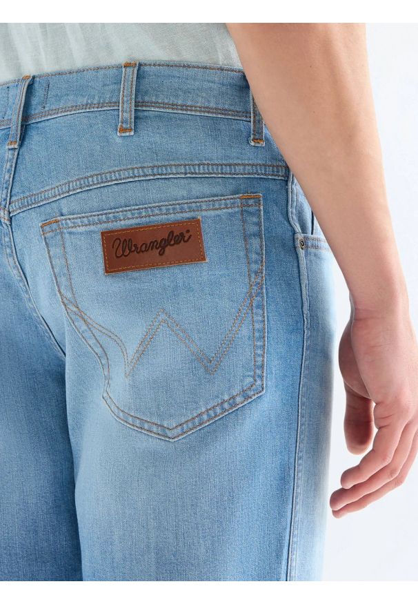 Wrangler - MESKIE SZORTY WRANGLER TEXAS SHORTS LIGHT WASH 112378706