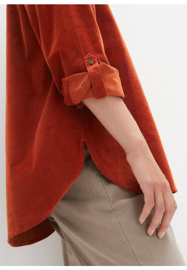 bonprix - Koszula sztruksowa z rozcięciem z boku. Kolor: brązowy. Materiał: sztruks