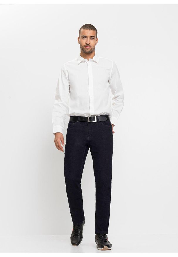 bonprix - Koszula biznesowa ze stretchem, Slim Fit. Okazja: na spotkanie biznesowe. Kolor: biały. Materiał: materiał, bawełna. Długość rękawa: długi rękaw. Długość: długie. Styl: biznesowy