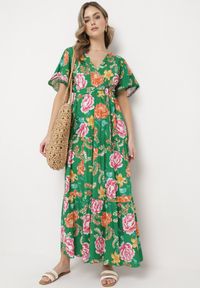 Born2be - Zielona Sukienka Maxi z Gumką w Talii z Szerokimi Rękawami i Kwiatowym Printem Nodriala. Okazja: na imprezę. Kolor: zielony. Wzór: nadruk, kwiaty. Sezon: lato. Długość: maxi #1