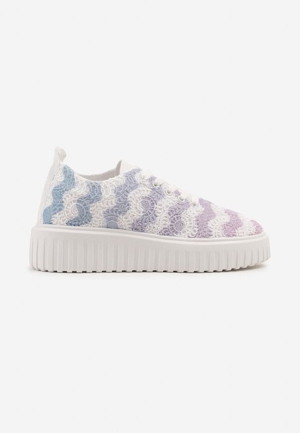 Born2be - Biało-Niebieskie Sneakersy na Grubej Podeszwie z Ażurową Cholewką Ellisene. Okazja: na co dzień. Kolor: biały. Szerokość cholewki: normalna. Wzór: ażurowy