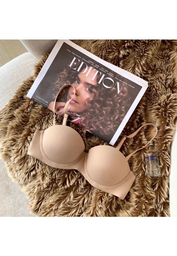 Intica - Biustonosz balkonetka push-up z regulowanymi ramiączkami Arnetta. Kolor: beżowy. Rodzaj stanika: push-up