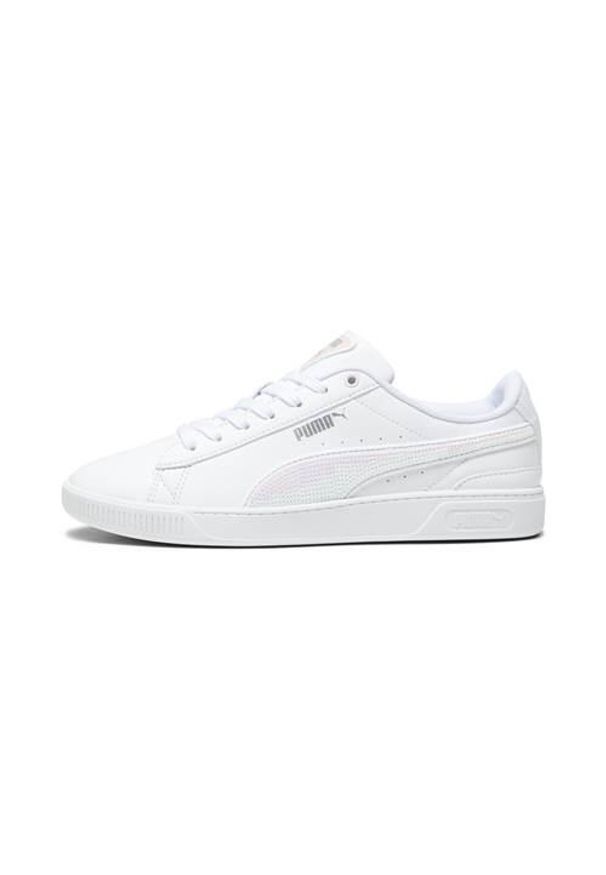 Buty do chodzenia damskie Puma Vikky V3 Winter Wonderland. Kolor: biały, wielokolorowy. Materiał: materiał, syntetyk. Szerokość cholewki: normalna. Model: Puma Vikky. Sport: turystyka piesza