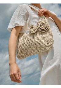 Reserved - Pleciona torebka na ramię - kremowy. Kolor: kremowy. Rodzaj torebki: na ramię #1