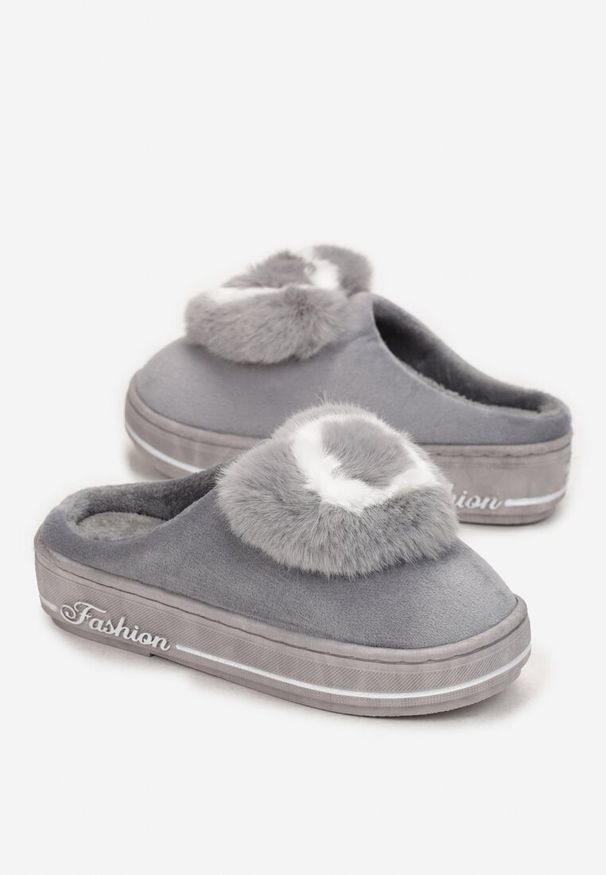 Renee - Szare Kapcie na Grubej Podeszwie z Futrzaną Aplikacją Phoenix. Okazja: na co dzień, na imprezę. Nosek buta: okrągły. Kolor: szary. Materiał: futro. Wzór: aplikacja. Sezon: zima, jesień. Styl: casual, elegancki