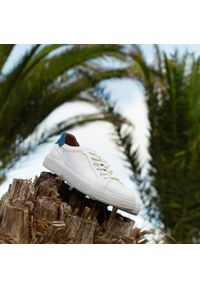 Wittchen - Męskie sneakersy skórzane klasyczne kremowo-granatowe. Nosek buta: okrągły. Kolor: niebieski, kremowy, wielokolorowy. Materiał: skóra. Wzór: gładki, kolorowy. Sezon: lato #5