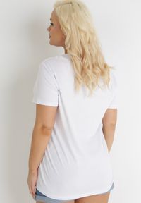 Born2be - Biały T-shirt z Błyszczącym Nadrukiem Kotka Shanaia. Kolekcja: plus size. Kolor: biały. Wzór: nadruk #2