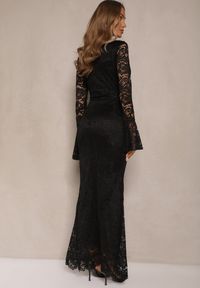 Renee - Czarna Dopasowana Sukienka Zdobiona Koronką z Rozszerzanym Dołem Hannalis. Okazja: na studniówkę, na imprezę. Kolor: czarny. Materiał: koronka. Wzór: koronka, aplikacja. Typ sukienki: dopasowane. Styl: elegancki #4