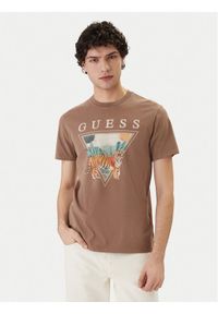 Guess T-Shirt M6GI33 K3310 Brązowy Regular Fit. Kolor: brązowy. Materiał: bawełna #1