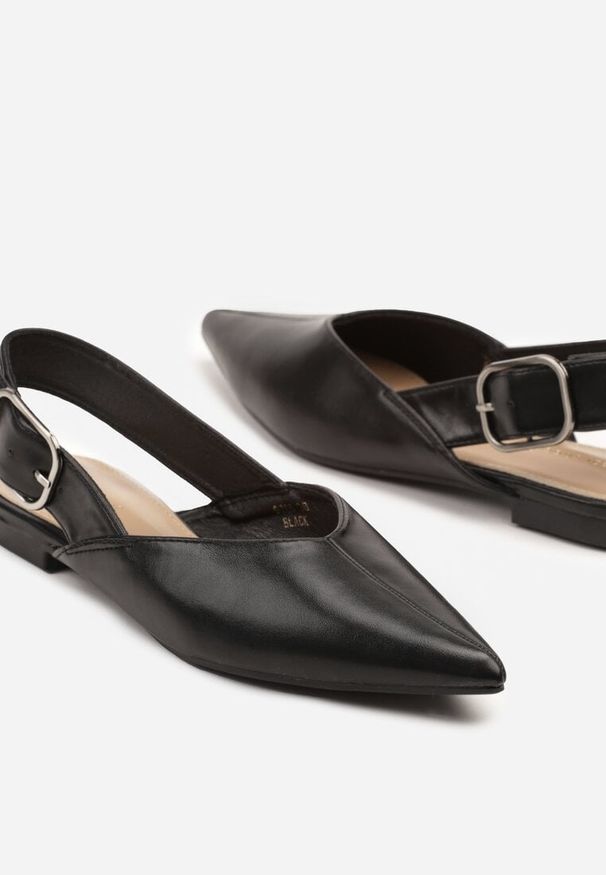 Renee - Czarne Sandały Typu Slingback Ozdobione Klamrą Banelias. Okazja: na co dzień. Zapięcie: klamry. Kolor: czarny. Materiał: jeans. Wzór: aplikacja. Sezon: wiosna, lato. Styl: klasyczny, wizytowy, casual