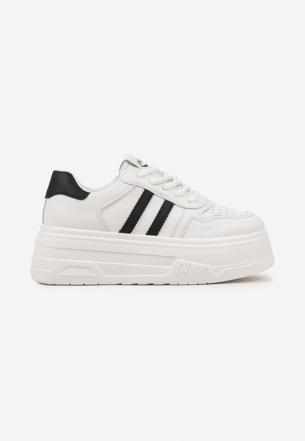 Renee - Biało-Czarne Sneakersy na Platformie Ozdobione Paskami i Perforacją Fonadel. Okazja: na co dzień. Zapięcie: pasek. Kolor: biały. Materiał: jeans. Wzór: aplikacja. Obcas: na platformie