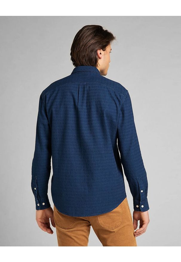 Lee - MĘSKA KOSZULA MATERIAŁOWA LEE RIVETED SHIRT INDIGO L66IMNDK 112140546. Materiał: materiał