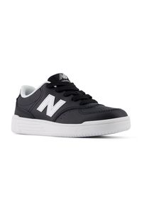 Buty dziecięce New Balance PSB80BW – czarne. Okazja: na co dzień, na uczelnię. Kolor: czarny. Materiał: syntetyk, materiał. Szerokość cholewki: normalna. Sport: turystyka piesza #3