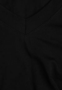 Renee - Czarny T-shirt Bawełniany z Dekoltem w V Adozixie. Okazja: na co dzień. Kolor: czarny. Materiał: bawełna. Styl: street, casual #2