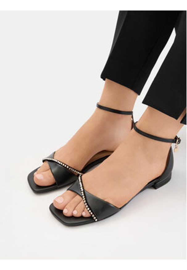 MEXX Sandały EO-CD25-185-1 Czarny. Kolor: czarny. Materiał: skóra