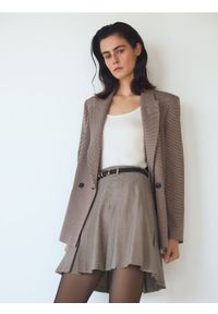 Reserved - Plisowana spódnica z paskiem - beżowy. Kolor: beżowy. Materiał: wiskoza, tkanina