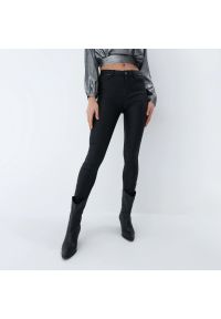 Mohito - Spodnie skinny ze wzorem - Czarny. Kolor: czarny #1