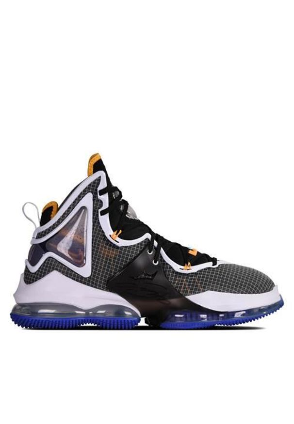 Buty koszykarskie męskie Nike Lebron 19 Hardwood Classic. Zapięcie: sznurówki. Kolor: czarny. Materiał: materiał, syntetyk, guma. Szerokość cholewki: normalna. Sport: koszykówka