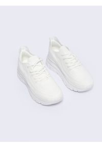 Big-Star - Sneakersy damskie białe NN274989 101. Okazja: na co dzień. Kolor: biały. Materiał: jeans. Wzór: kolorowy