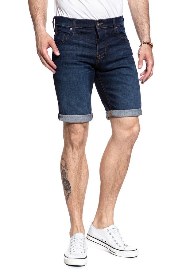 Mustang - SPODENKI MĘSKIE MUSTANG 5 POCKET SHORT SUPER DARK 1007104 5000 942. Materiał: jeans