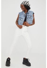 JDY jeansy damskie high waist. Stan: podwyższony. Kolor: biały