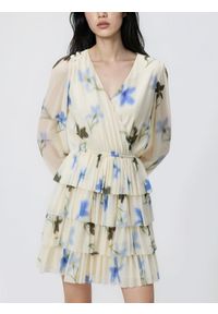 Reserved - Sukienka mini z falbanami - wielobarwny. Materiał: dzianina. Długość: mini #1