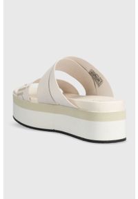 Calvin Klein Jeans klapki FLATFORM SANDAL WEBBING damskie kolor beżowy na platformie YW0YW00966. Kolor: beżowy. Materiał: materiał, włókno, guma. Wzór: nadruk. Obcas: na platformie #5