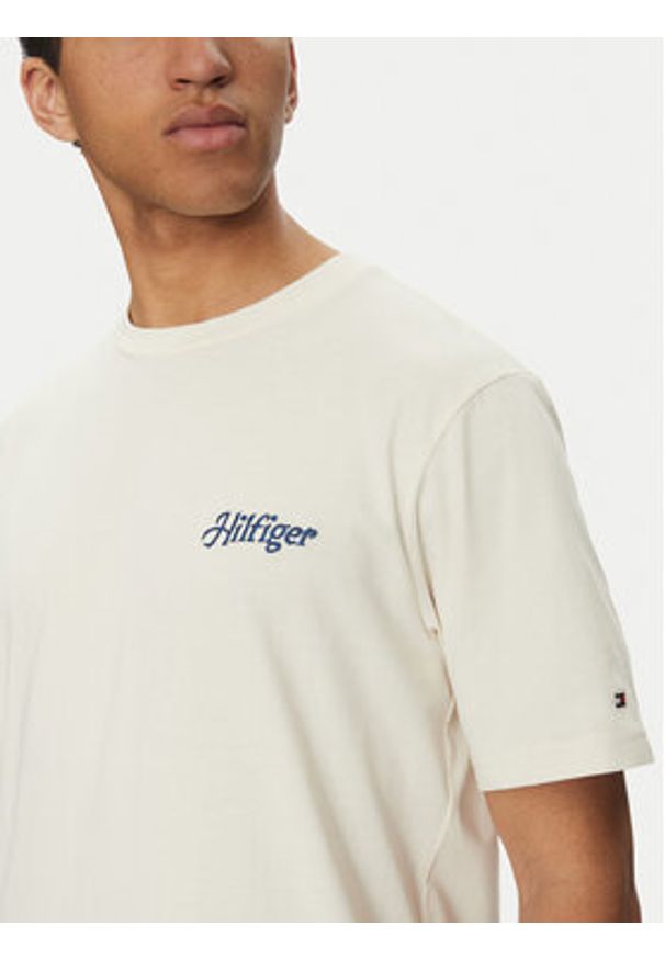 TOMMY HILFIGER - Tommy Hilfiger T-Shirt Summer Photo MW0MW38643 Beżowy Regular Fit. Kolor: beżowy. Materiał: bawełna