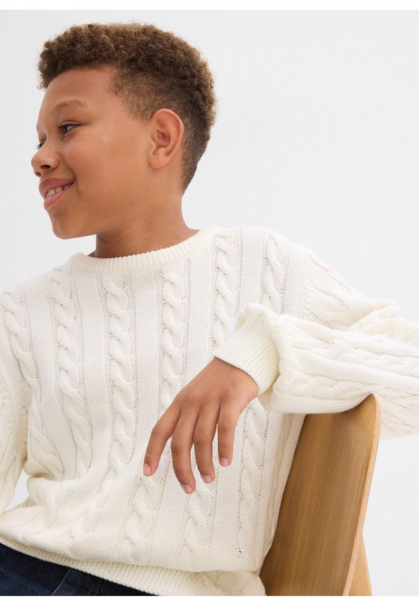 bonprix - Gruby sweter ze wzorem w warkocze, z bawełny organicznej nadającej się do recyklingu. Kolor: biały. Materiał: bawełna