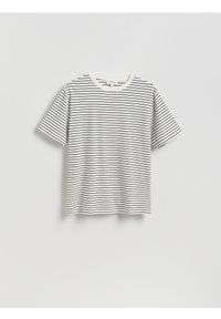 Reserved - T-shirt regular w paski - biały. Kolor: biały. Materiał: dzianina, bawełna. Wzór: paski #1