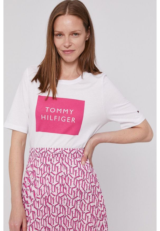 TOMMY HILFIGER - Tommy Hilfiger T-shirt damski kolor biały. Okazja: na co dzień. Kolor: biały. Wzór: nadruk. Styl: casual