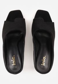 Renee - Czarne Klapki na Szpilce z Paskiem na Duży Palec Azata. Okazja: na co dzień. Kolor: czarny. Materiał: jeans. Obcas: na szpilce. Styl: casual #8