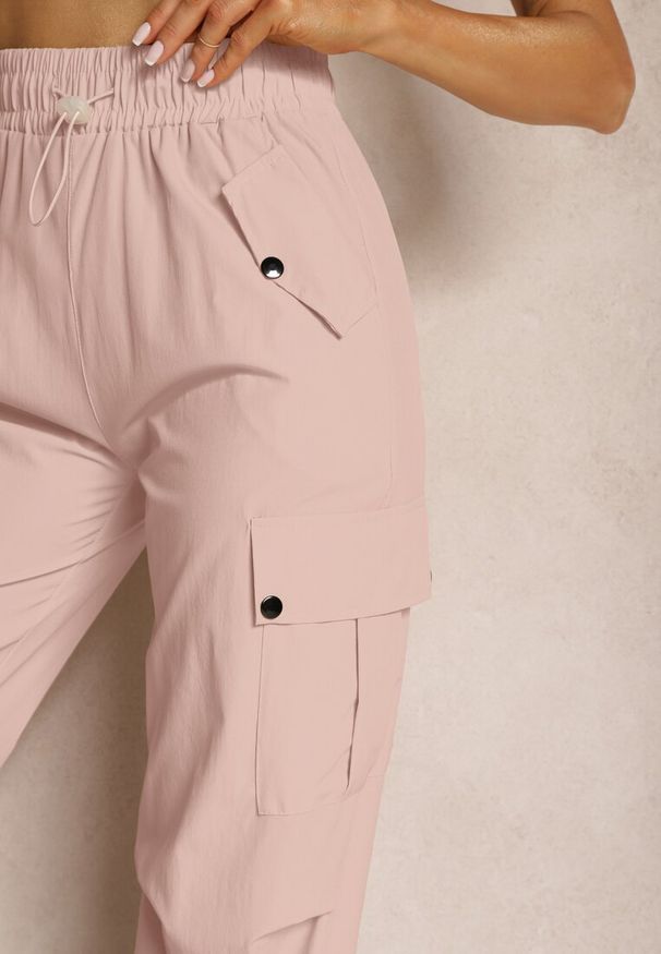Renee - Różowe Spodnie High Waist o Fasonie Bojówek ze Ściągaczem w Pasie Elola. Stan: podwyższony. Kolor: różowy. Materiał: bawełna. Długość: długie. Styl: klasyczny